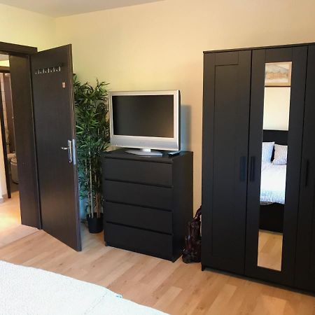Lovely & Cozy Apartment Сіная Екстер'єр фото